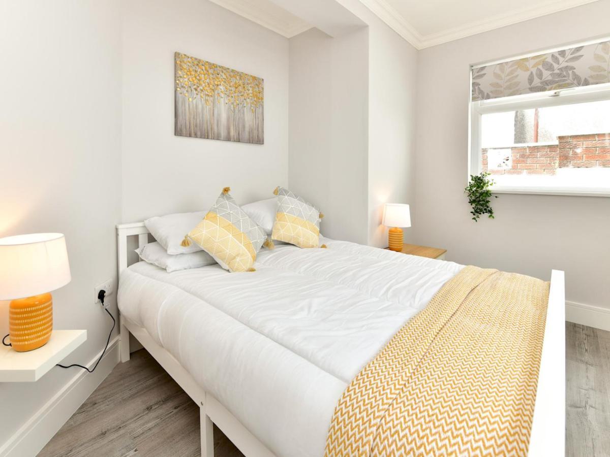 Pass The Keys Newly Refurbished Modern Bungalow - Pets Welcome Villa Swansea Exterior photo